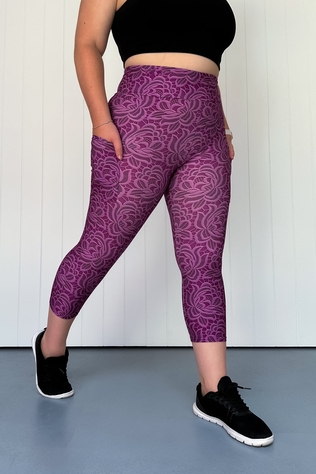 Lacy Plum - Casual - Capri Leggings - Pockets