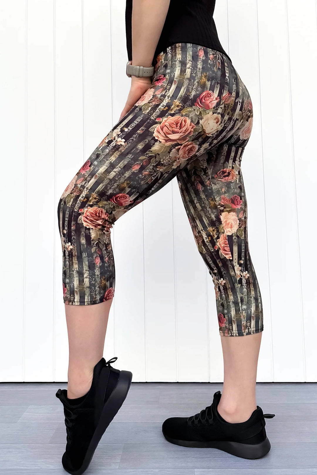 Heritage Rose - Casual - Capri Leggings