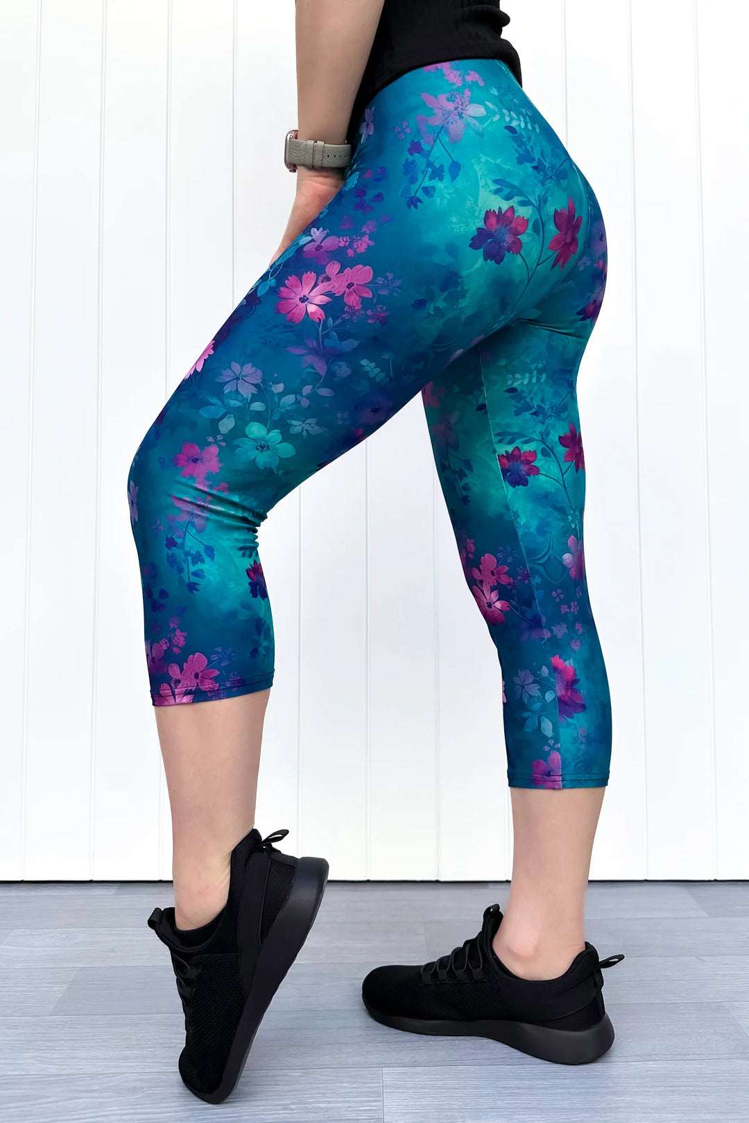 Ethereal Bloom - Casual - Capri Leggings