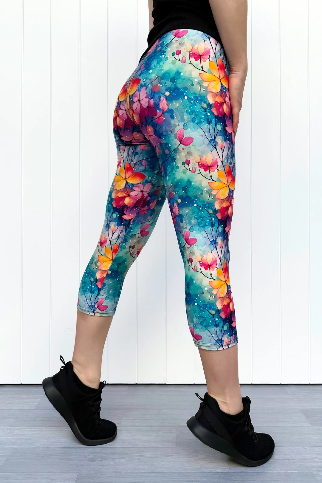 Petal Waters - Casual - Capri Leggings