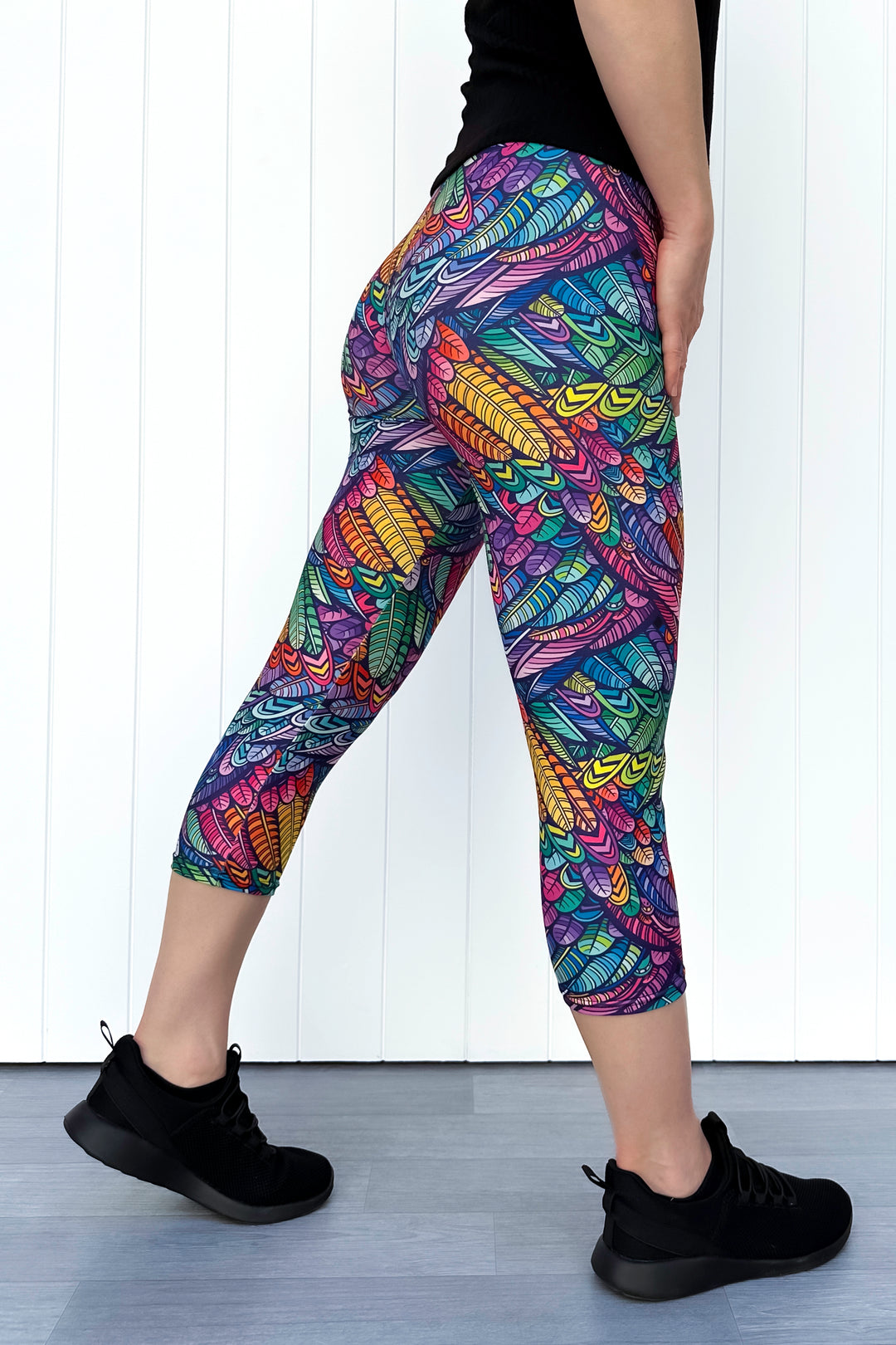 Feather Wild - Casual - Capri Leggings