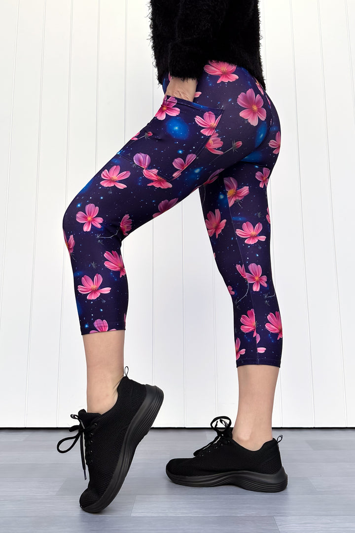 Cosmos Flower - Casual - Capri Leggings - Pockets
