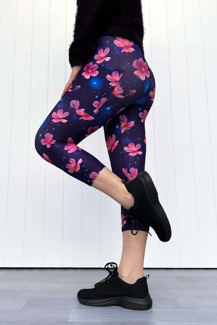 Cosmos Flower - Casual - Capri Leggings - Pockets