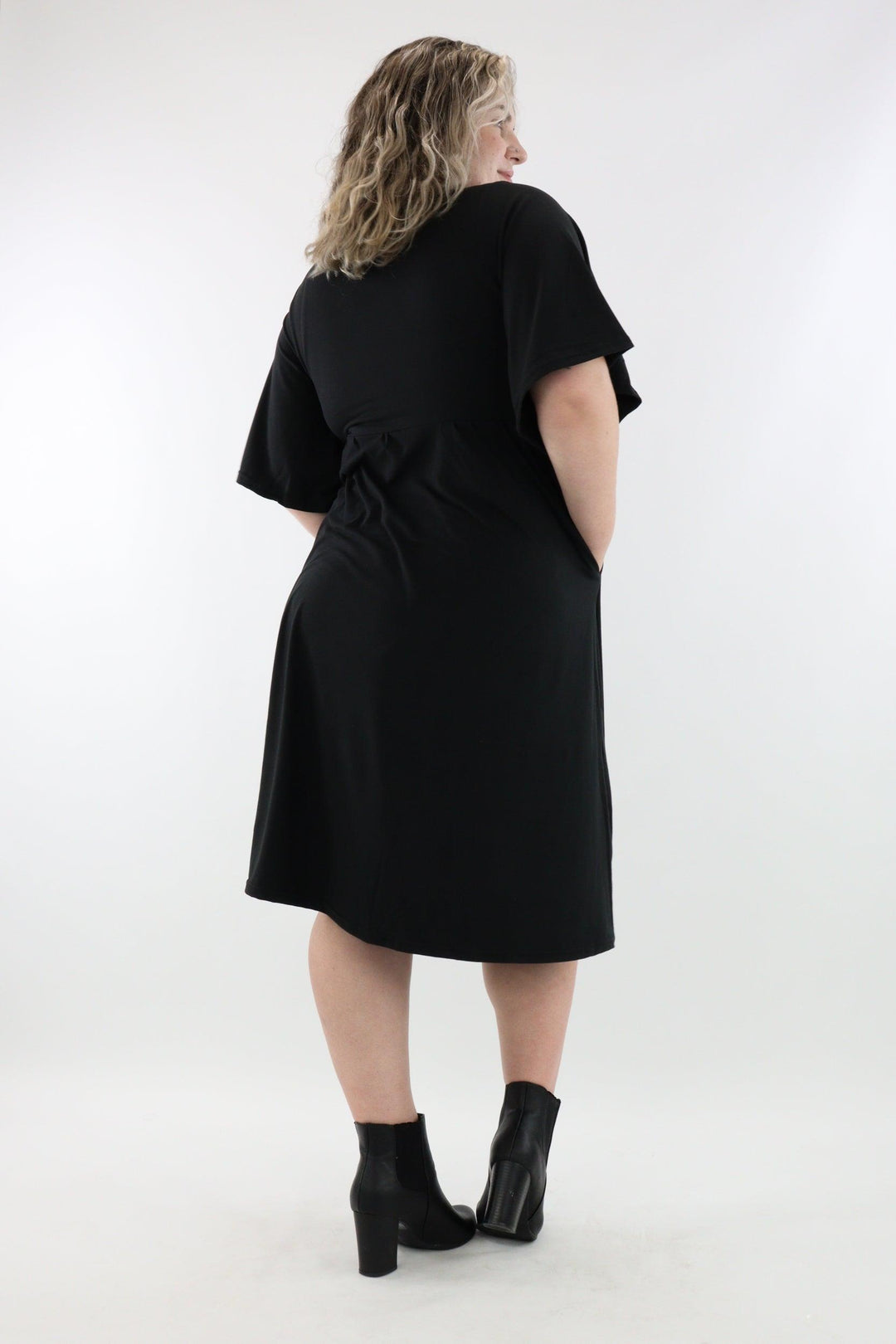 Black - Midi Length Dress - Mid Sleeve - Pockets - Pawlie