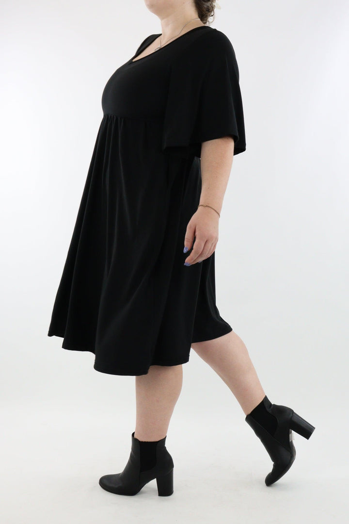 Black - Midi Length Dress - Mid Sleeve - Pockets - Pawlie