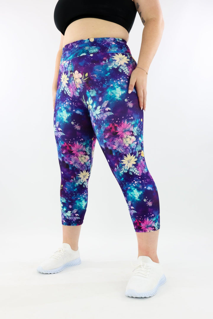 Galaxy Flowers - Casual - Capri Leggings