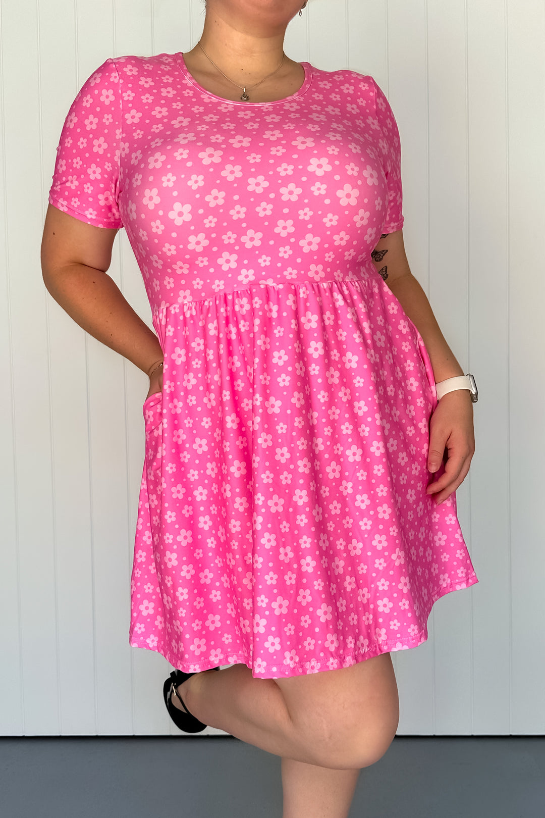 Pink Daisy Confetti - Mini Dress - Short Sleeve - Pockets