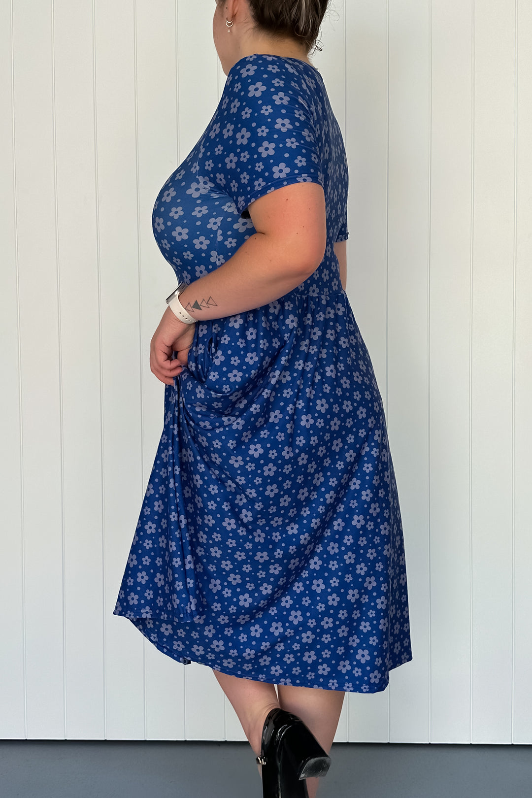 Navy Daisy Confetti - Midi Dress - Short Sleeve - Pockets