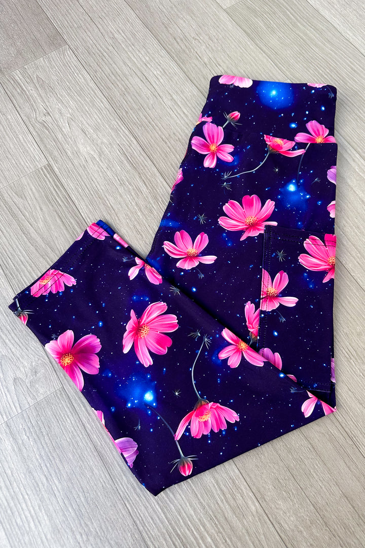 Cosmos Flower - Casual - Capri Leggings - Pockets