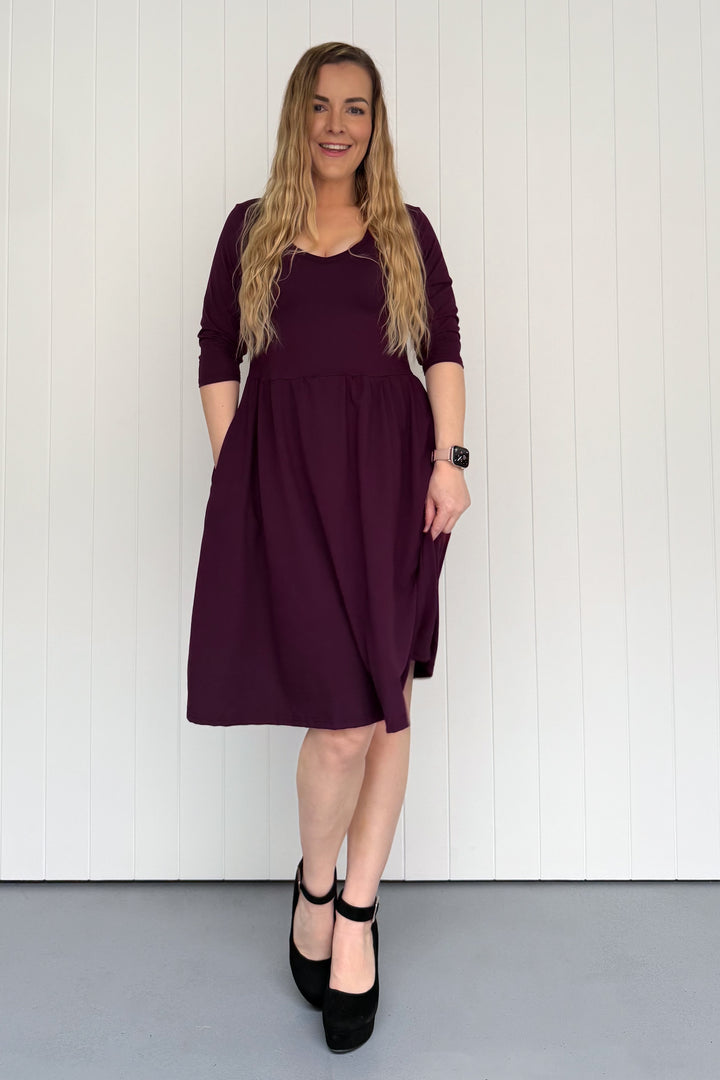 Plum - 3/4 Sleeve - Knee Length Dress - Pockets
