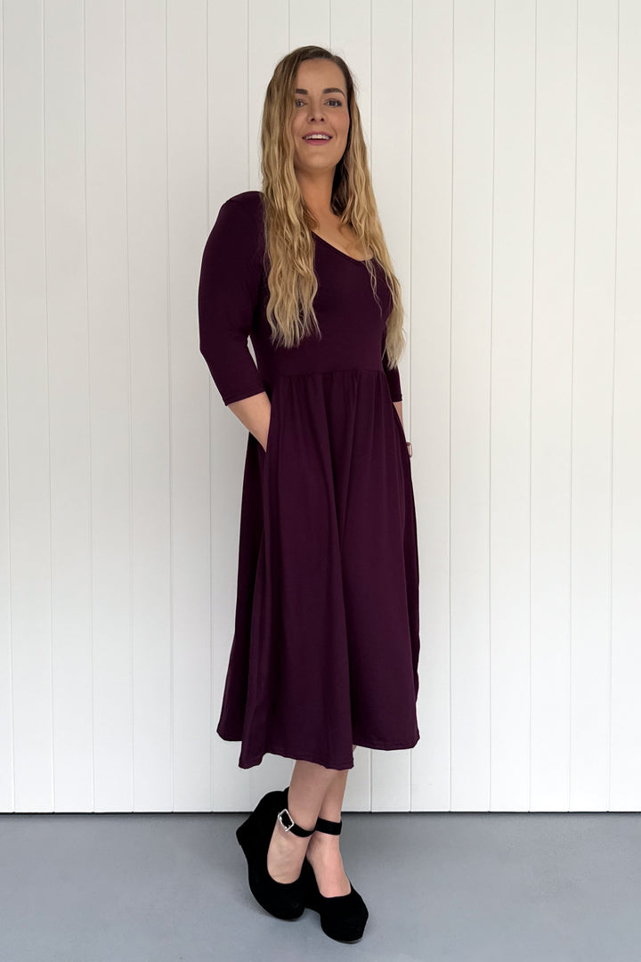 Plum - 3/4 Sleeve - Midi Dress - Pockets
