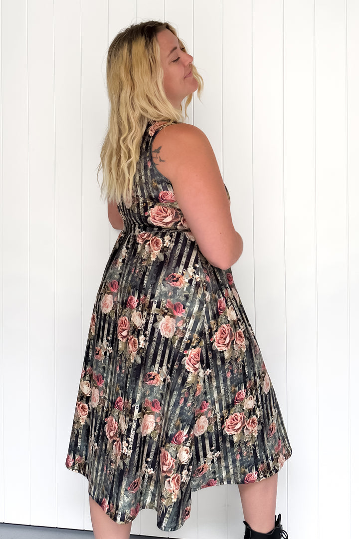 Heritage Rose - Sleeveless Midi Dress - Pockets