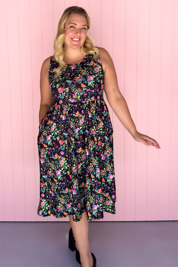 Birds and Blooms - Sleeveless Midi Dress - Pockets