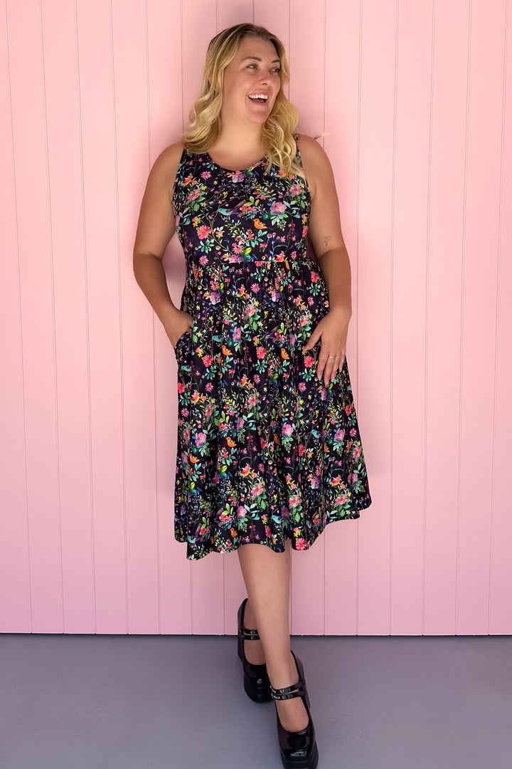 Birds and Blooms - Sleeveless Midi Dress - Pockets