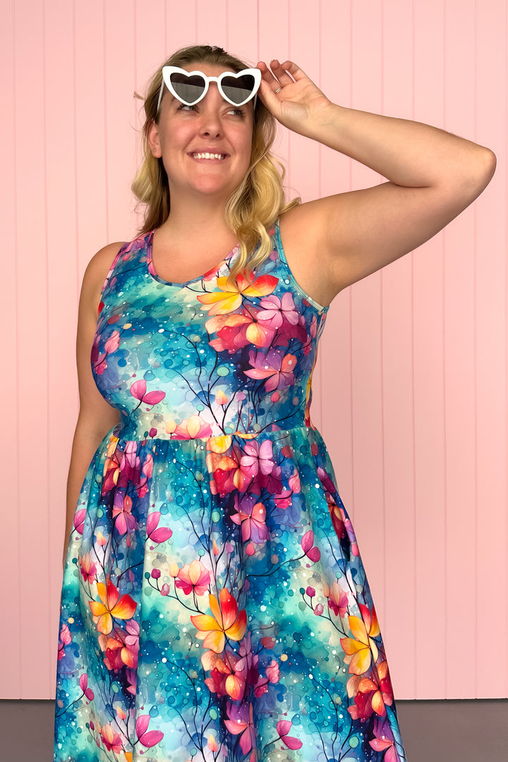 Petal Waters - Sleeveless Knee Length Dress - Side Pockets