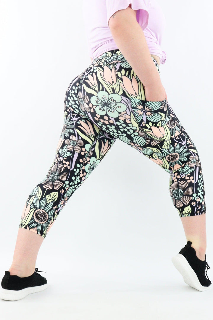 Flower Child - Casual - Capri Leggings - Pockets - Pawlie