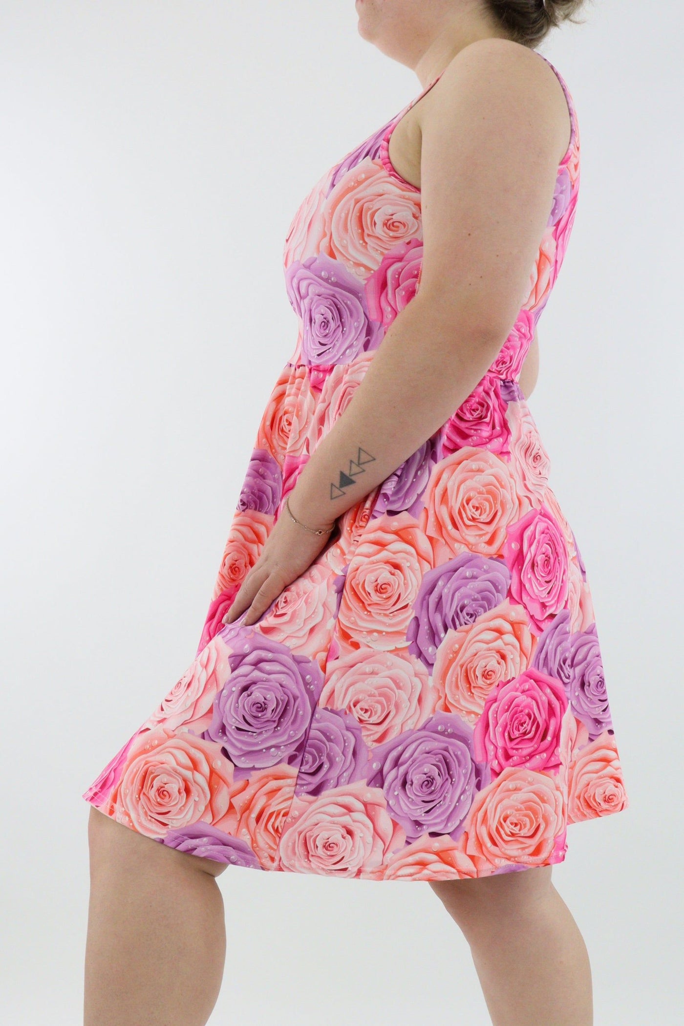 Rose - Sleeveless Skater Dress - Knee Length - Side Pockets - Pawlie