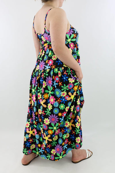 Flower Power - Strappy Maxi Dress - Pockets - Pawlie