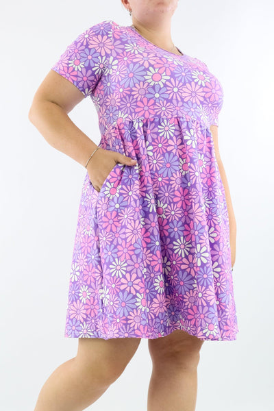 Lilac Daisies - Short Sleeve Skater Dress - Knee Length - Side Pockets - Pawlie