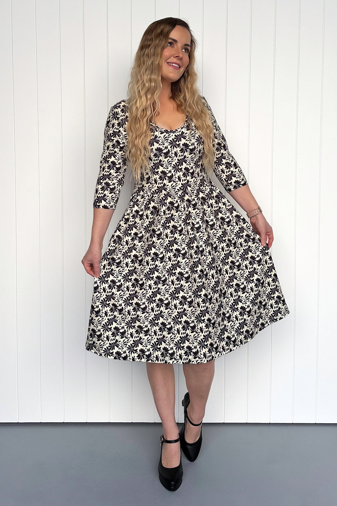 Ivory Onyx Blossom - 3/4 Sleeve - Knee Length Dress - Pockets