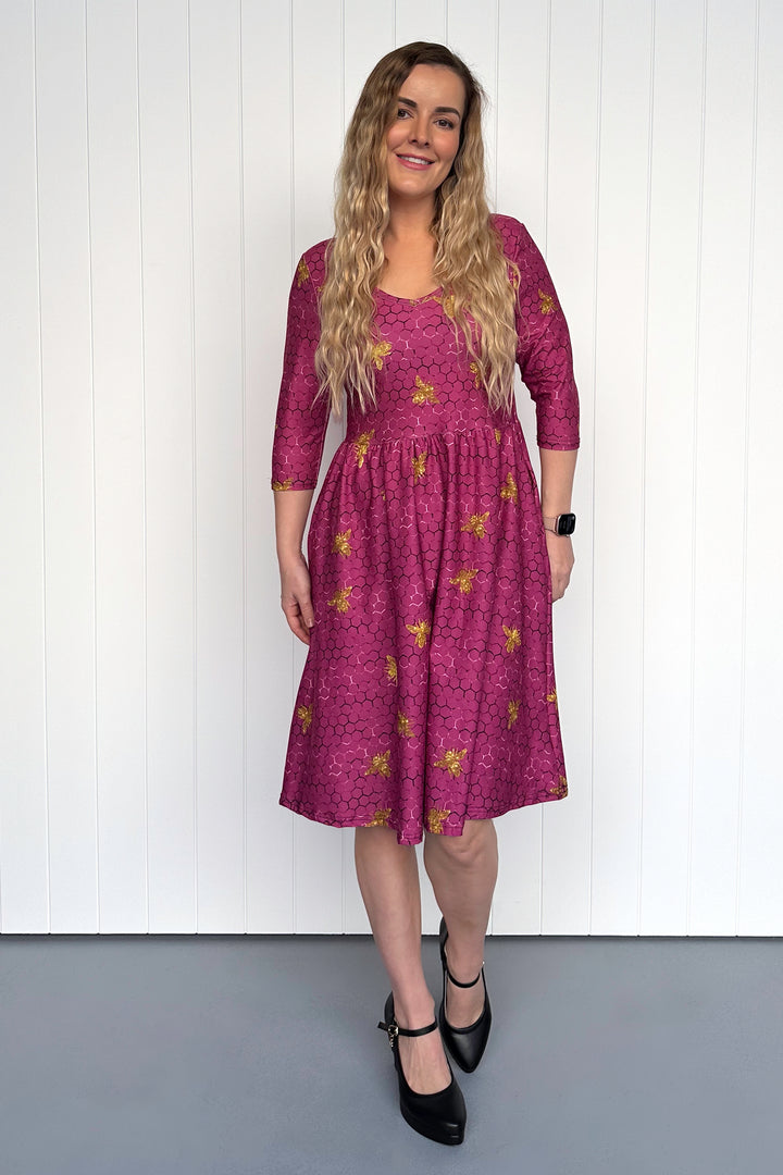 Golden Bee - 3/4 Sleeve - Knee Length Dress - Pockets