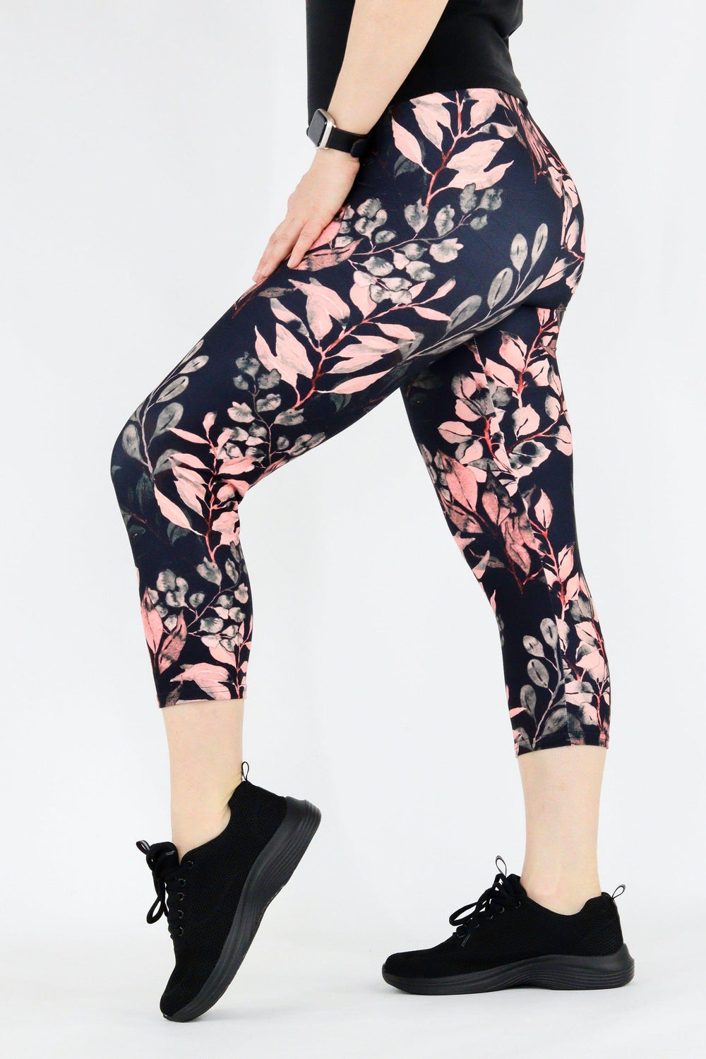 Vintage Watercolour Leaves - Casual Capri Leggings Casual Capri Leggings Pawlie   