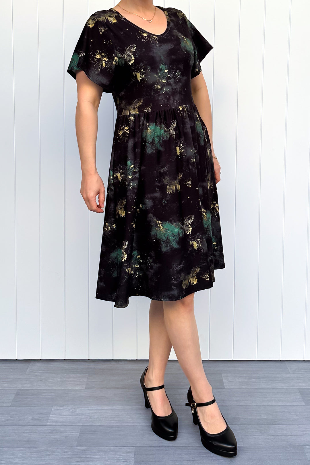 Vintage Emerald Butterfly - Knee Length Dress - Flutter Sleeve - Pockets