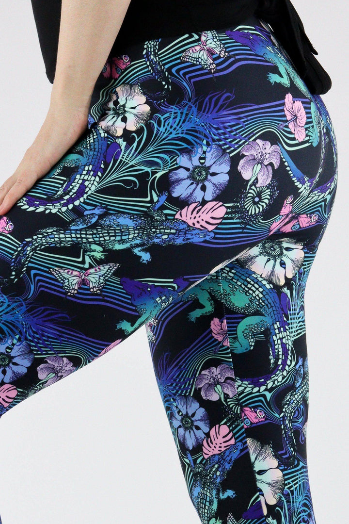 Crocodile Tropics - Casual Capri Leggings Casual Capri Leggings Pawlie   
