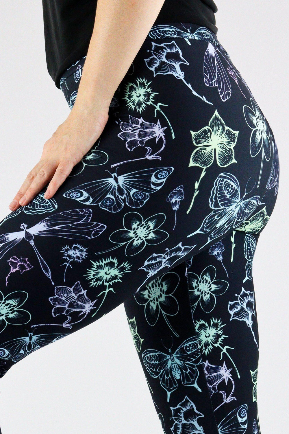Vivid Oasis - Casual Capri Leggings Casual Capri Leggings Pawlie   
