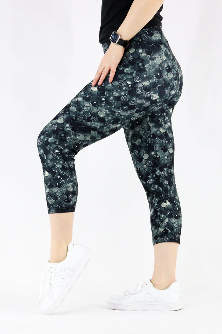 Raven Mermaid - Casual Capri Leggings Casual Capri Leggings Pawlie   