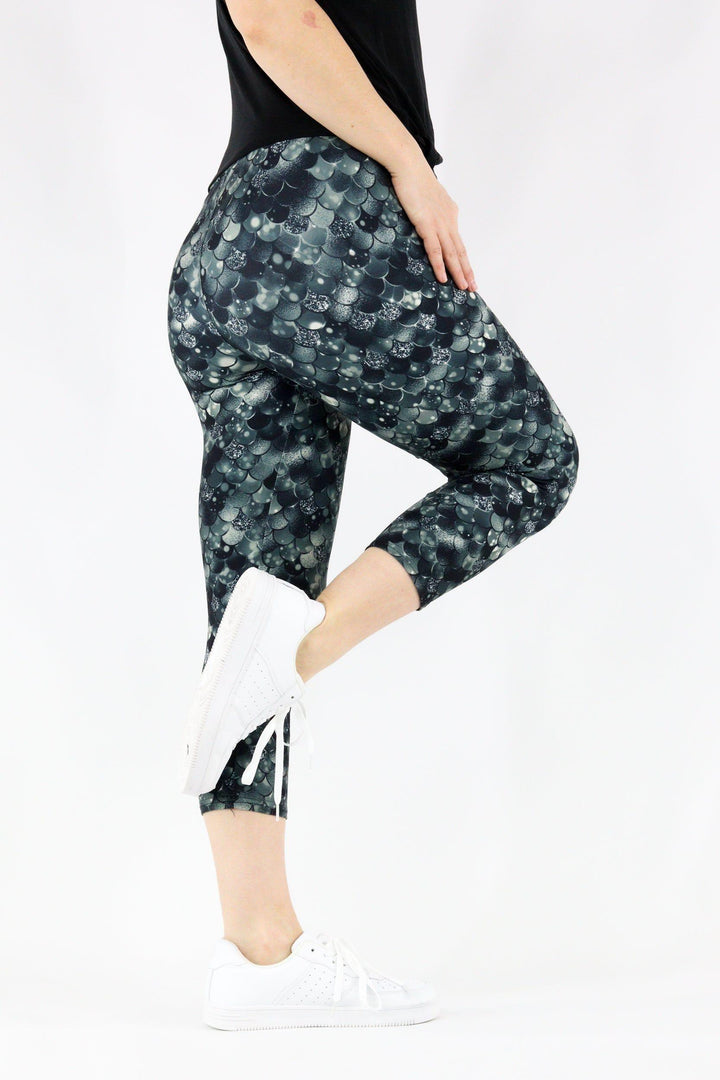 Raven Mermaid - Casual Capri Leggings Casual Capri Leggings Pawlie   
